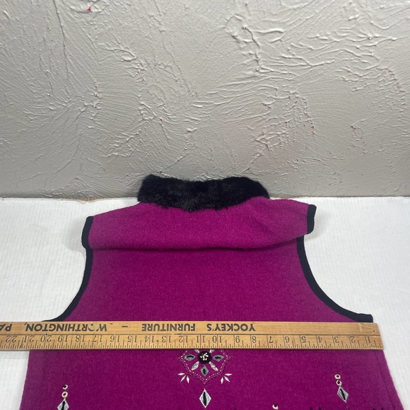 Carson Purple Hook 100% Wool Fuzzy Floral‎ Embroidered Sweater Vest Womens Sz M - Picture 7 of 7